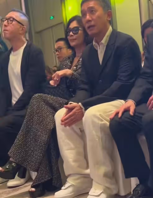 梁朝偉私生子風波後與劉嘉玲首同框!坐一起卻無交流,引網友熱議