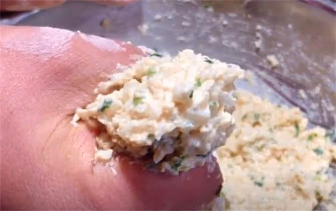 炸蘿蔔丸子,到底用麵粉還是澱粉,教你正確做法,丸子酥脆不回軟
