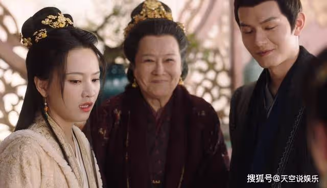 《長相思》看了塗山篌的本體後，就知老夫人為何要讓璟繼承族長之位
