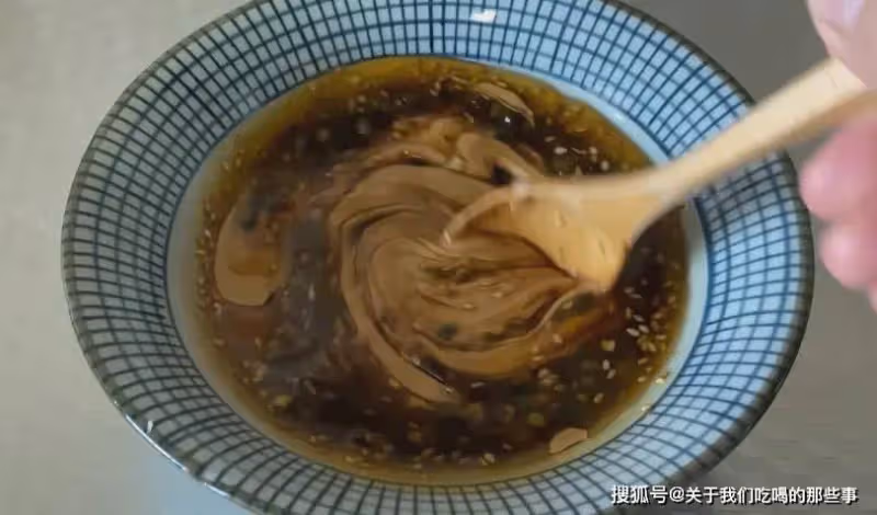 街邊的涼拌面為啥好吃?秘訣就是料汁,大廚免費分享,拌啥都好吃