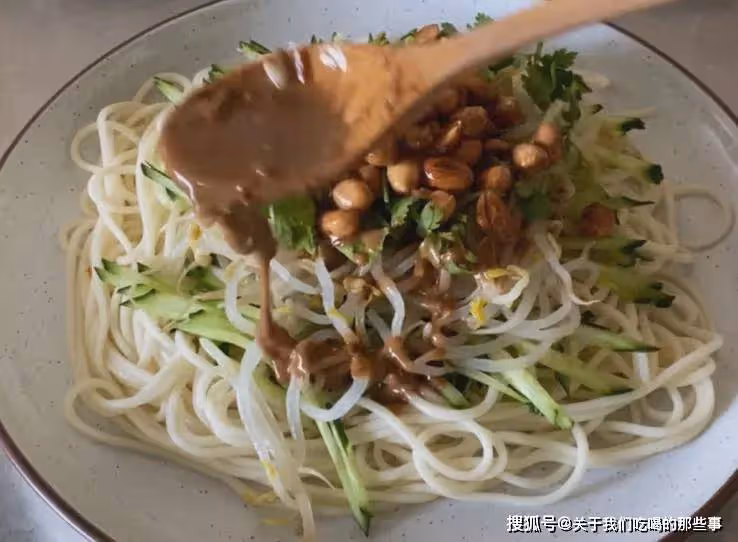街邊的涼拌面為啥好吃?秘訣就是料汁,大廚免費分享,拌啥都好吃