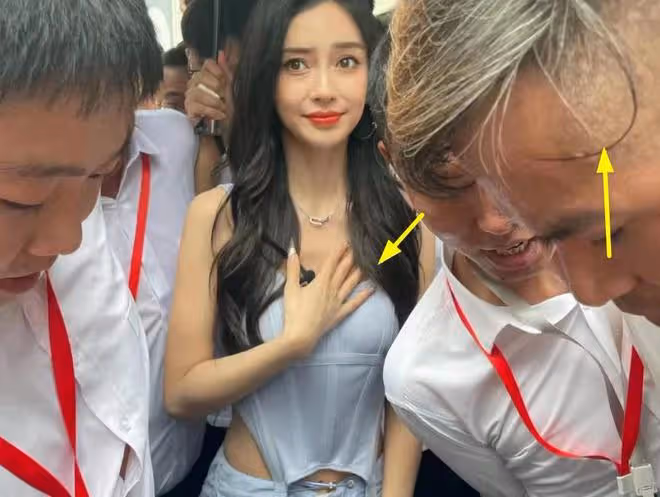 Angelababy現身線下活動,穿4000元肚兜讓人驚艷,人多到寸步難行