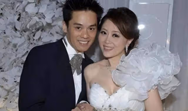 TVB前女星近況曝光!與家人聚餐鮮肉弟弟罕見出鏡,被贊星味足