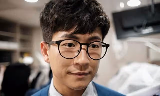 恭喜！TVB知名男星新劇演技獲贊，入行16年終於上位演男主角