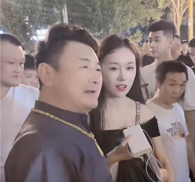 大快人心!網紅「二驢」被無限期封禁帳號,炒作綁架事件抹黑青島