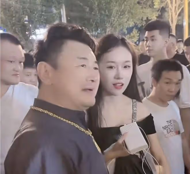 曝網紅二驢青島差點被活埋後續！警方回應此事，對方恐遭全網封殺