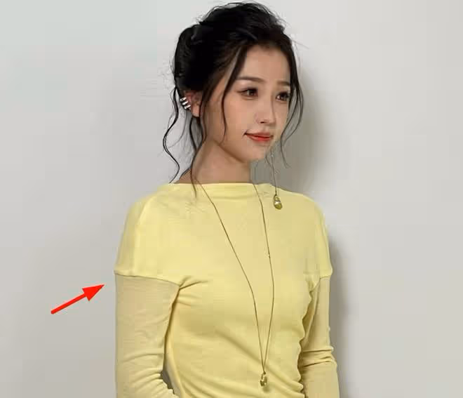 虞書欣出席活動,大熱天穿貂扮可愛,生圖嘴凸、脖子粗壯如胖20斤