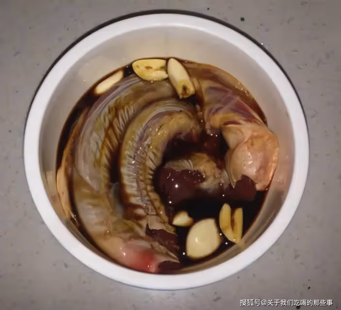 20年秘制醬牛肉配方,「3泡3醬」入味足,醬香濃郁,怎麼切都不散