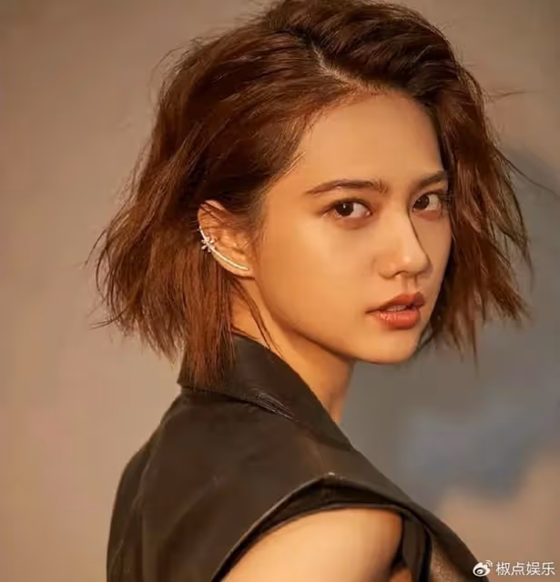 她是北影校花,人稱小高圓圓,出道十年沒被人記住,2023年終於大火