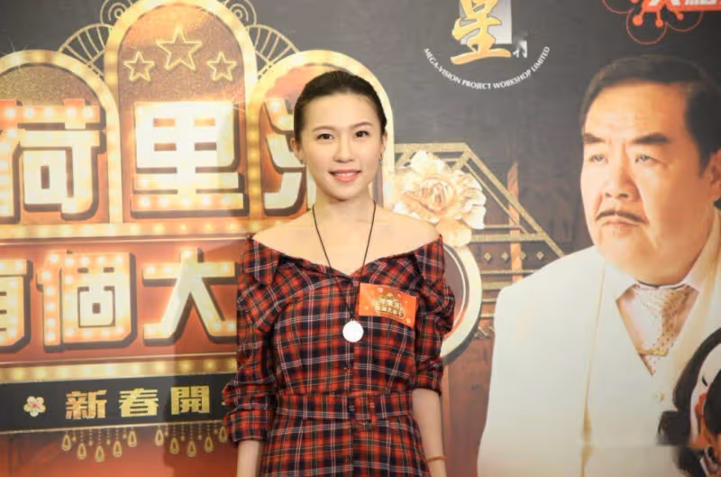33歲TVB女星宣布離巢！爸爸雖是名導仍不受力捧！