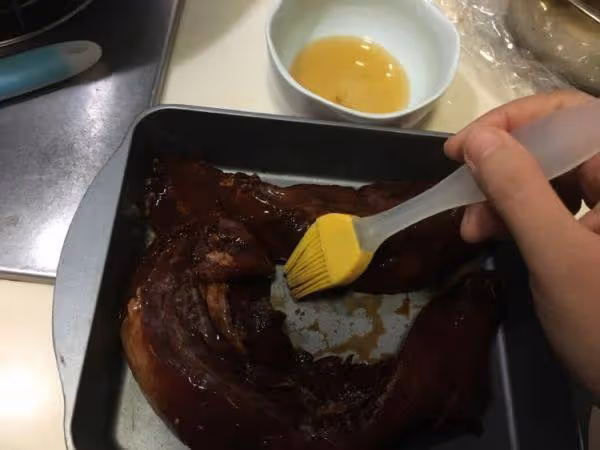 想吃叉燒肉別再外面買了,教你一個烤箱做法,出爐比買的還好吃!