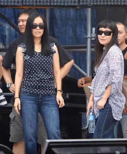 李玟事件升級,那英和姐姐被網友討論,已經有多位明星聲援李玟