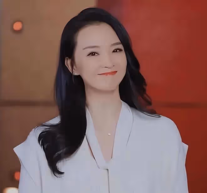 天才演員紅極一時嫁富豪老公，差點遭拋棄，現靠帶貨重回公眾視線