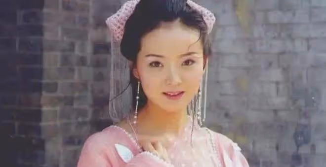 天才演員紅極一時嫁富豪老公,差點遭拋棄,現靠帶貨重回公眾視線