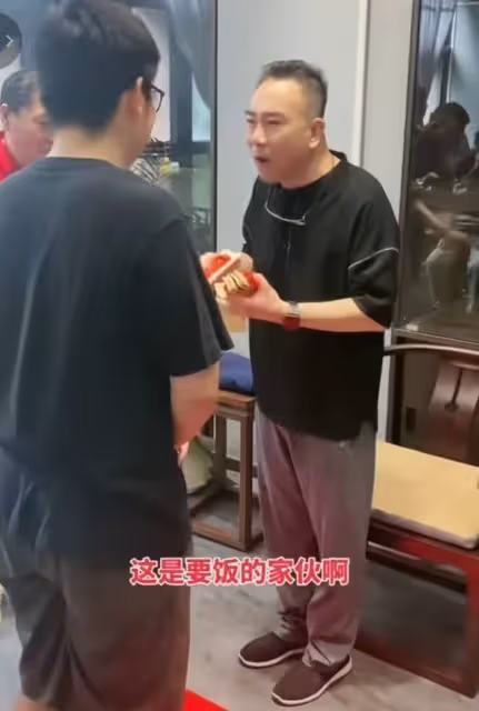 楊議開門受徒引爭議!師娘缺席、海青身份尷尬,91歲楊少華樂呵呵