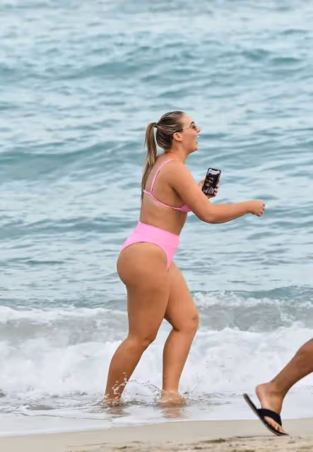 IskraLawrence:美麗與智慧女神