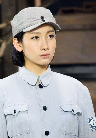 被劉燁調侃全班最丑,一出道就強勢奪下影后,秦海璐比你想的更有梗