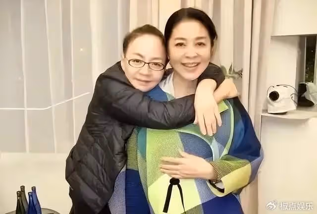 當年,宋丹丹臥床痛苦不堪,倪萍:「趕緊滾起來,來我家拖地!」