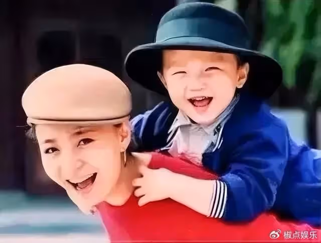 當年,宋丹丹臥床痛苦不堪,倪萍:「趕緊滾起來,來我家拖地!」
