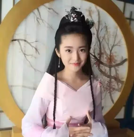 林青霞「女兒」長大了,小林青霞16歲氣質迷人,仙氣飄飄:我等你長大!!