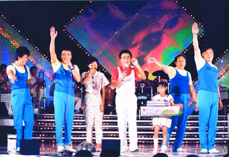黃金五寶剩三人!張菲憶「他才是真正的大哥」合照必站中間 積極抗病3年「苦撐等服刑兒」父子最後一面好鼻酸