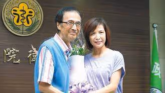 黃金五寶剩三人!張菲憶「他才是真正的大哥」合照必站中間 積極抗病3年「苦撐等服刑兒」父子最後一面好鼻酸