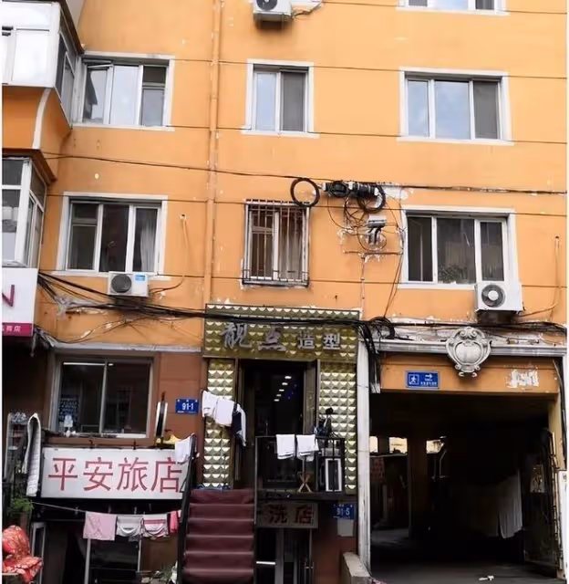 姑姑和爸爸關係不好「連爸爸葬禮都不來」 媽媽走後「我寄居在舅舅家7年」考大學時「姑姑卻突然給我一個存摺」我終於懂了!