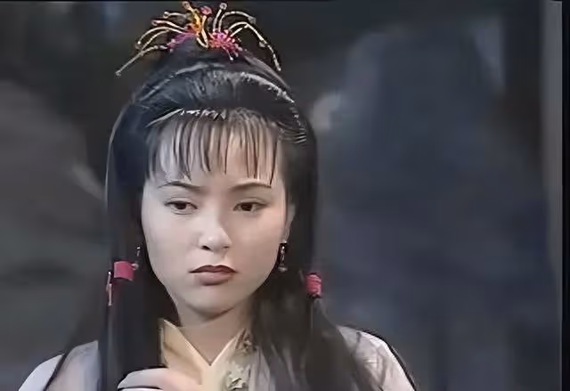 「最美郭芙」近況曝光!52歲發福明顯,被指面部僵硬,腫到像饅頭