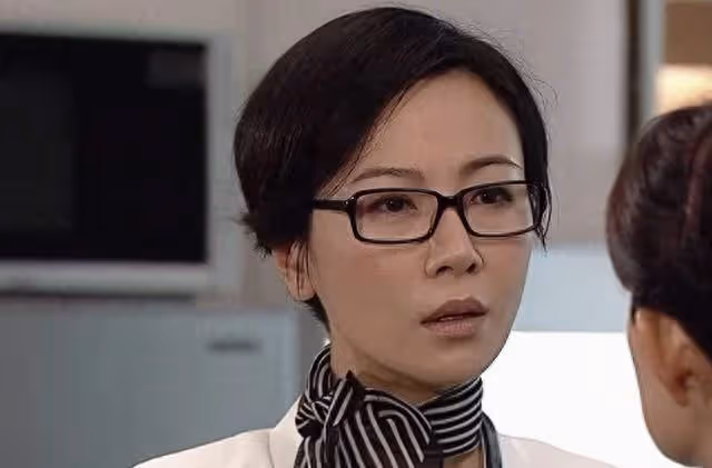 香港知名女星疑患重病，雙頰凹陷瘦成紙片人，至今仍未結婚