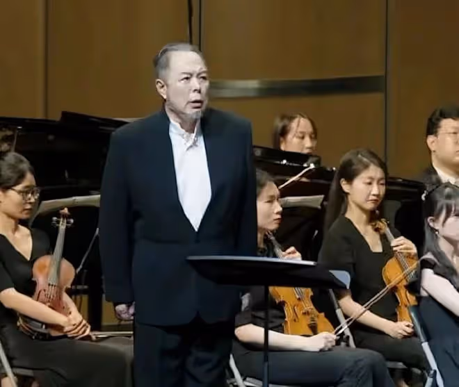 66歲張鐵林健康引擔憂!做手術釘6根釘子,咬牙登台表演臉色蒼白