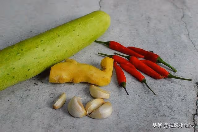 教你腌黃瓜的正確做法,大廚分享的配方,看著都流口水,特開胃!