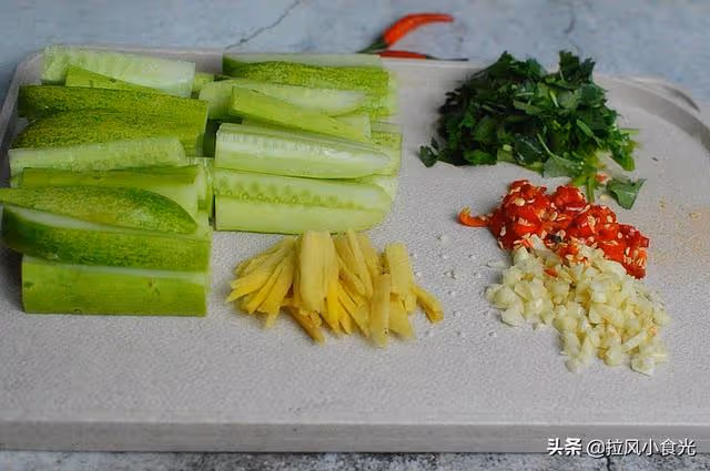 教你腌黃瓜的正確做法,大廚分享的配方,看著都流口水,特開胃!