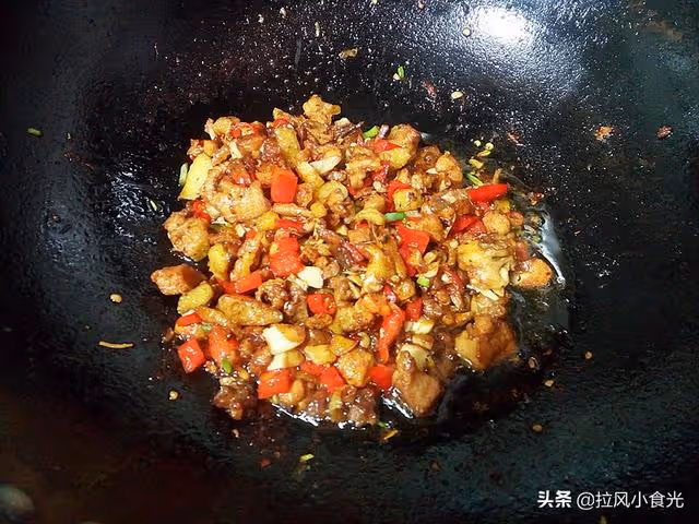 雞丁這麼炒,簡單快手,香辣下飯,我家三天兩頭做著吃
