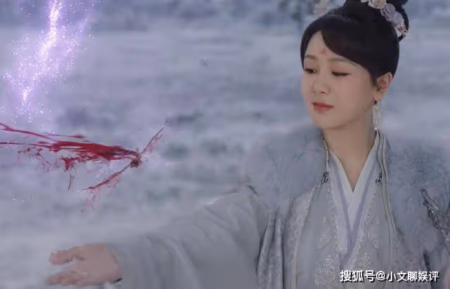 《長相思》小夭弓箭認主時,一身紅衣現身的相柳,算是「嫁」出去了
