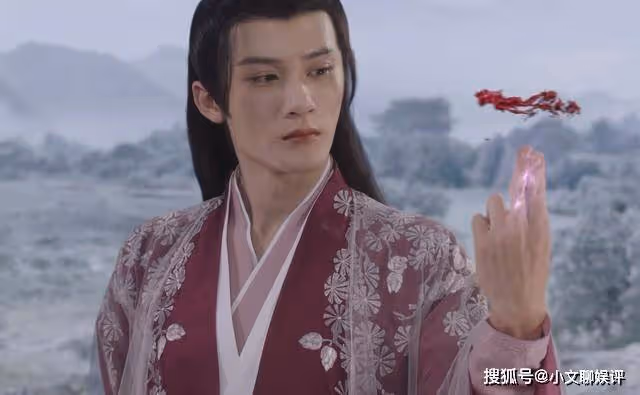 《長相思》小夭弓箭認主時,一身紅衣現身的相柳,算是「嫁」出去了