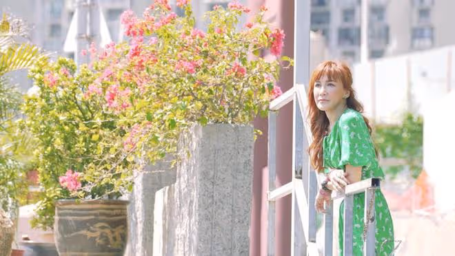李玟二姐將再次登台獻唱悼念妹妹,圍觀群眾被她感動到落淚