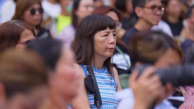 李玟二姐將再次登台獻唱悼念妹妹,圍觀群眾被她感動到落淚