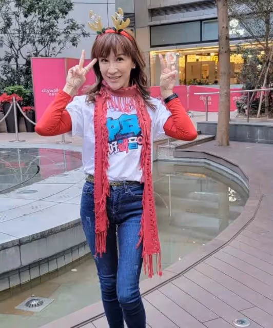 李玟二姐將再次登台獻唱悼念妹妹,圍觀群眾被她感動到落淚