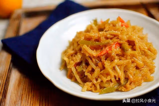 土豆絲別再炒著吃,蒸一蒸,拌一拌,少油少鹽更健康!