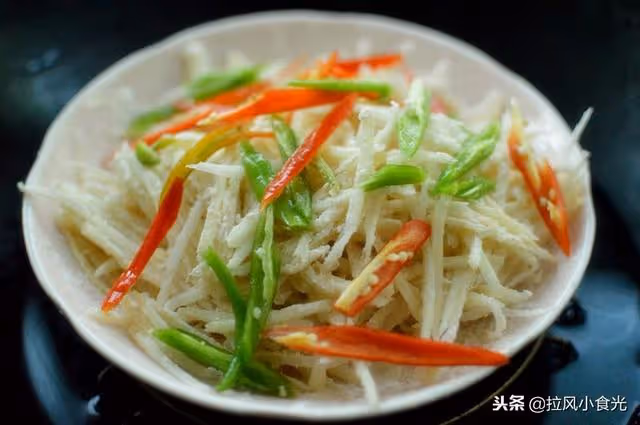 土豆絲別再炒著吃,蒸一蒸,拌一拌,少油少鹽更健康!
