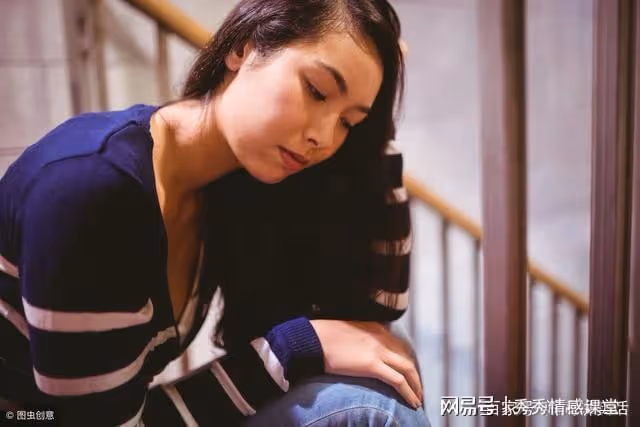 故事:「父母過世後,我姐和我劃清了關係」小伙痛哭,現實殘酷