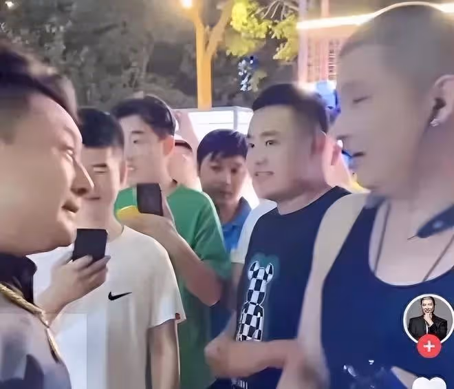 網紅二驢為博流量毫無下限,帳號被永久封禁,央媒怒斥其咎由自取