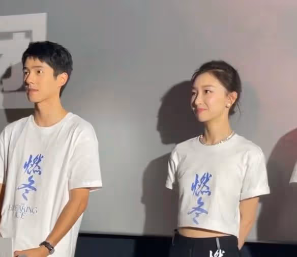 周冬雨變漂亮了,新妝容氣質出眾模樣大變,近照還撞臉倪妮