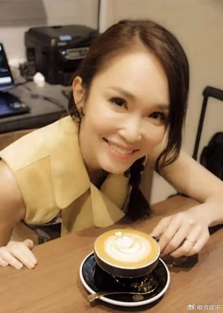 范文芳:被富二代拋棄,男友入獄不離不棄,結婚14年把老公熬成爹