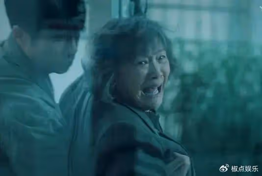 他演技好,有孝心,出道21年憑《人世間》爆火,原來親姑是著名影后