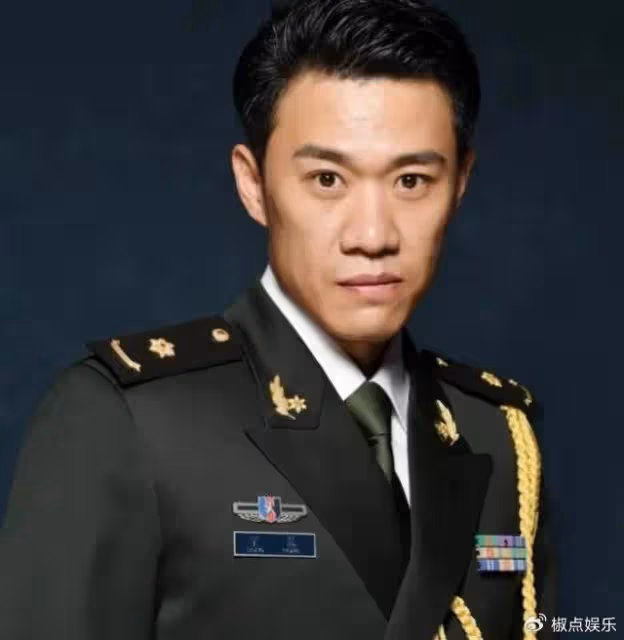 他演技好，有孝心，出道21年憑《人世間》爆火，原來親姑是著名影后