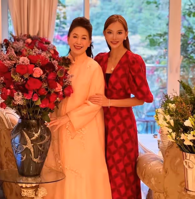 魏駿傑前妻張利華改頭換面,躋身進入富豪名流圈