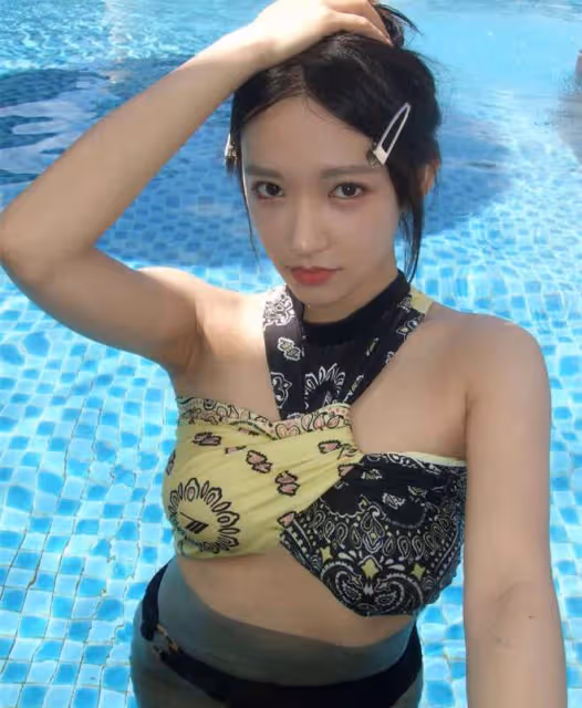 25歲女星穿泳衣秀火辣身材！凹凸有致曲線完美，否認為梁朝偉生子