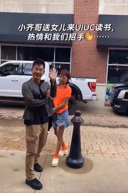 任賢齊一家三口現身美國,吃人均70多小店,18歲女兒高挑氣質出眾