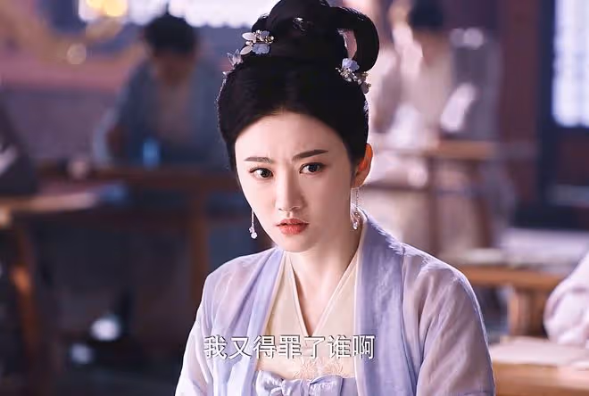 《灼灼風流》首播,馮紹峰臉龐浮腫狀態差?景甜演甜美女官,好颯
